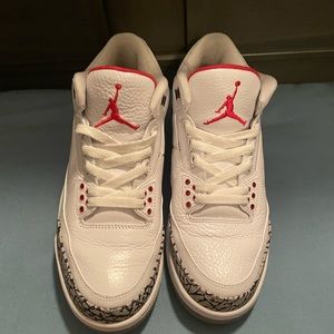 EUC AIR JORDAN RETRO 3 SIZE 8.5 WHITE AND RED